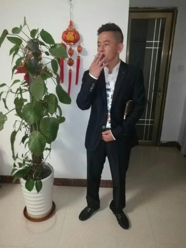 男人三十而立的第二张照片--呼和浩特相亲服务中心
