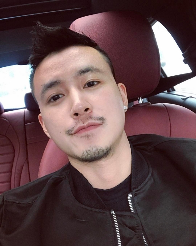 隆刘的第一张照片--呼和浩特相亲服务中心