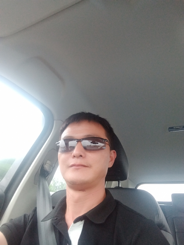 孤独的男人的第二张照片--呼和浩特相亲服务中心