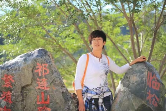 弱水河边青春草的第一张照片--呼和浩特相亲服务中心