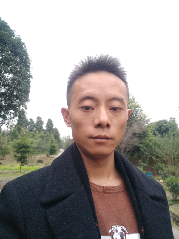 携手白头的第二张照片--呼和浩特相亲服务中心