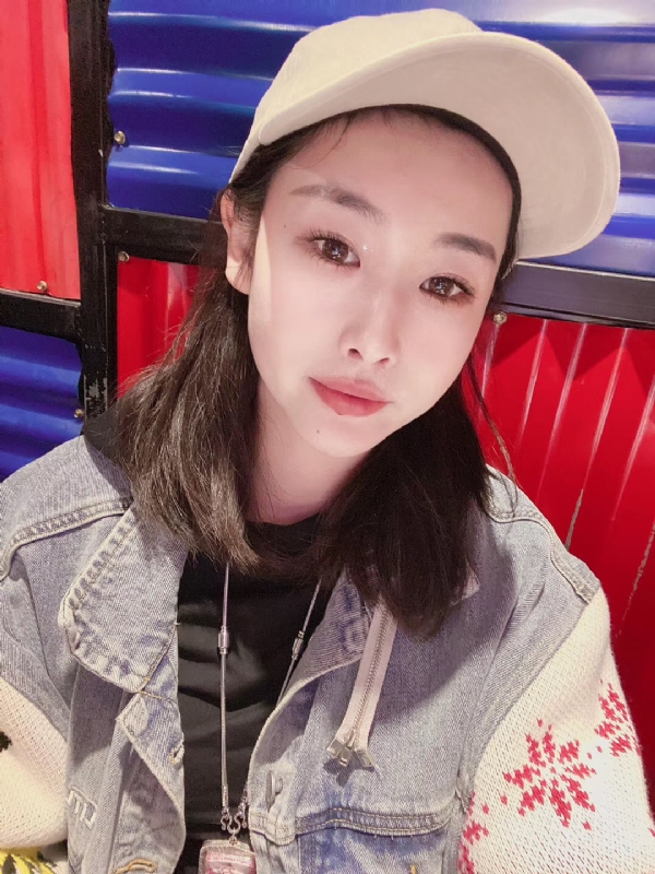 玲珑的第一张照片--呼和浩特相亲服务中心