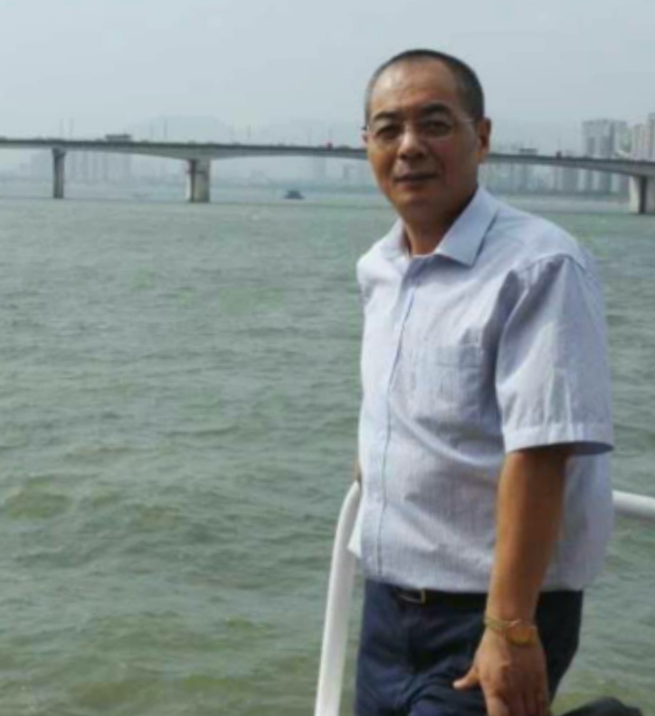 辛民的第二张照片--呼和浩特相亲服务中心