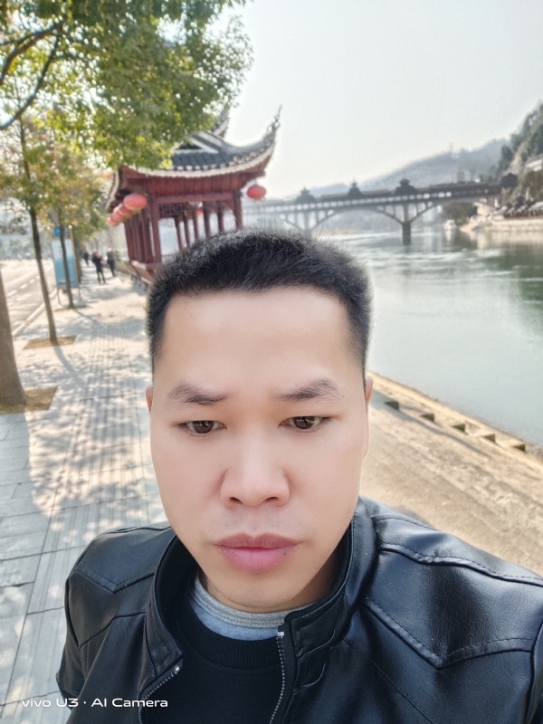 啊锦的第一张照片--呼和浩特相亲服务中心