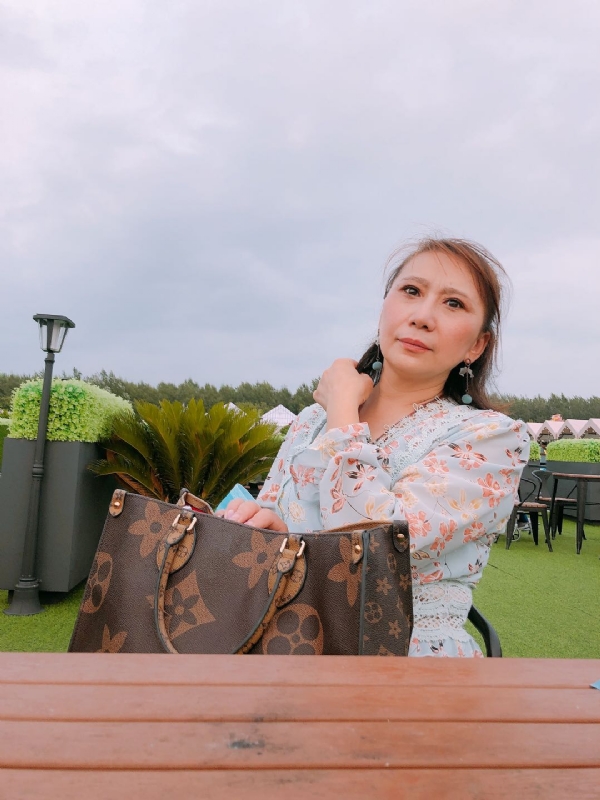 鸿运来的第一张照片--呼和浩特相亲服务中心