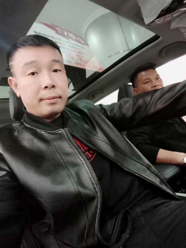 醉红尘的第一张照片--呼和浩特相亲服务中心