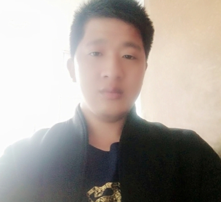 形影不离的第一张照片--呼和浩特相亲服务中心