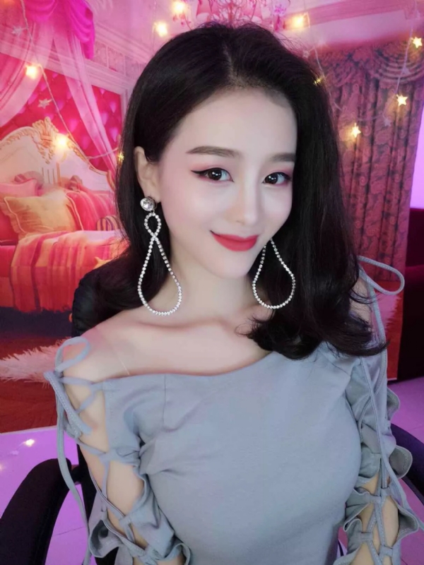 Cici的第三张照片--呼和浩特相亲服务中心