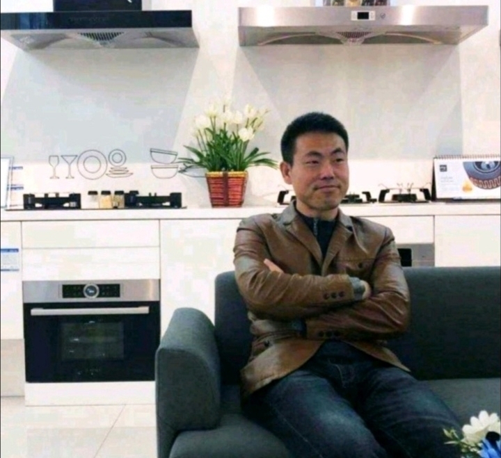 奋斗的执着的第一张照片--呼和浩特相亲服务中心