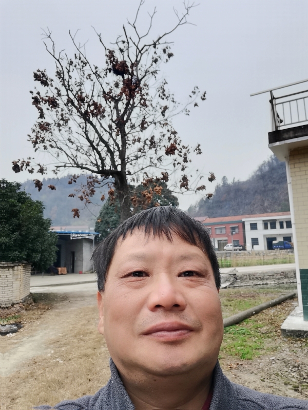 苏众青春冲浪的第一张照片--呼和浩特相亲服务中心
