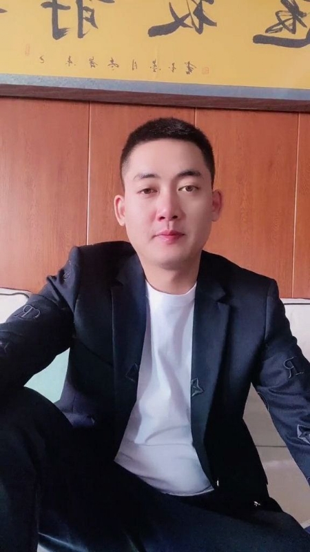 李泽胜的第一张照片--呼和浩特相亲服务中心