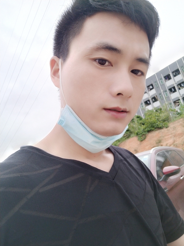 何凡的第二张照片--呼和浩特相亲服务中心