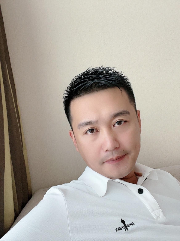 笑望人非的第一张照片--呼和浩特相亲服务中心