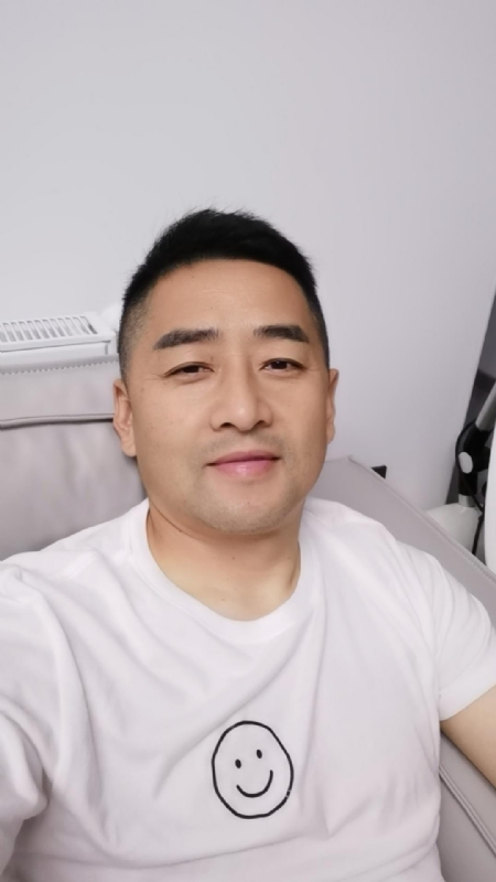向阳而生的第一张照片--呼和浩特相亲服务中心