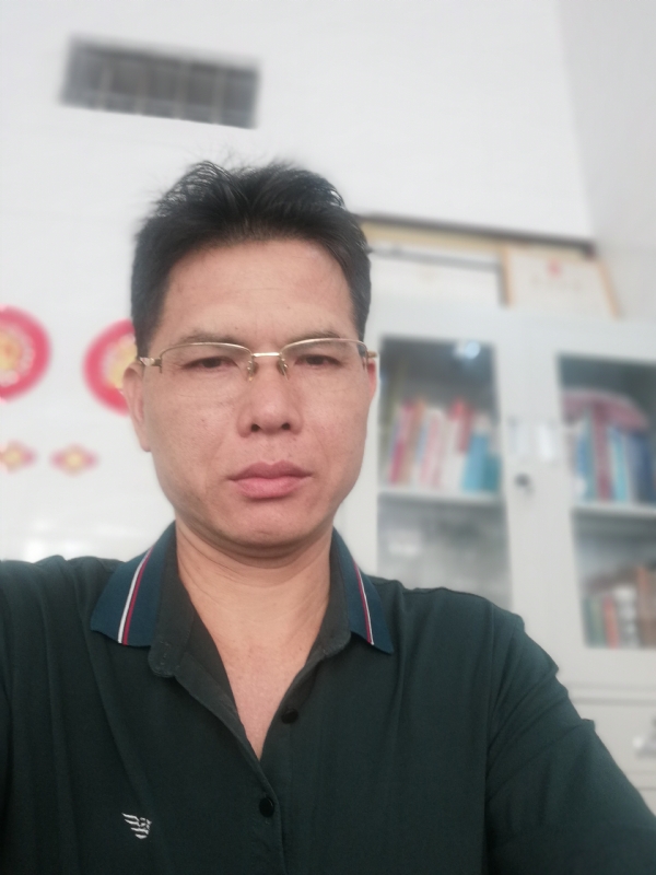 后视镜的第一张照片--呼和浩特相亲服务中心