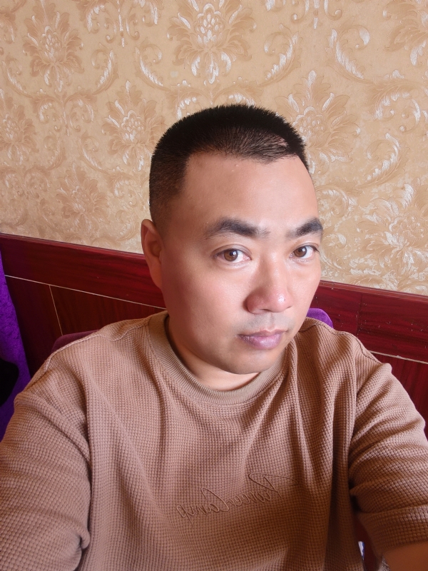 擦亮眼睛向前看的第一张照片--呼和浩特相亲服务中心