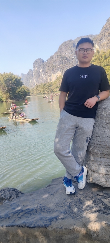 受过伤的狼的第二张照片--呼和浩特相亲服务中心