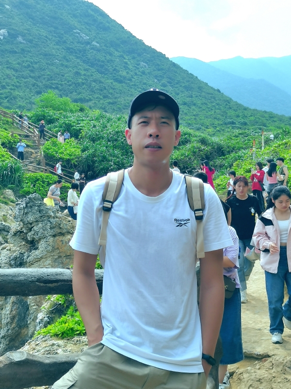 吴生的第二张照片--呼和浩特相亲服务中心