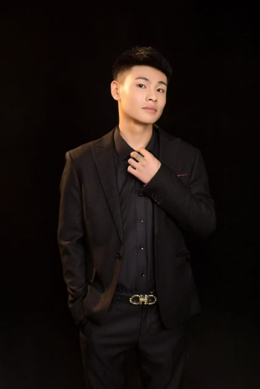 刘小船的第二张照片--呼和浩特相亲服务中心